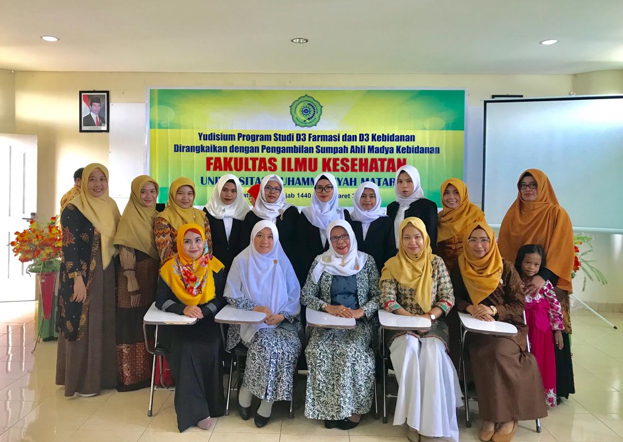 Read more about the article Pengambilan Sumpah Ahli Madya Kebidanan oleh Pimpinan Daerah IBI NTB