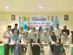 Read more about the article Bukber ala Keluarga Besar Fakultas Ilmu Kesehatan UMMat