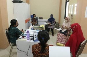 Read more about the article Kunjungan Dekan FIK dan Kaprodi D3 Farmasi ke Rumah Sakit Jiwa Mutiara Sukma dan Rumah Sakit Bhayangkara POLDA NTB