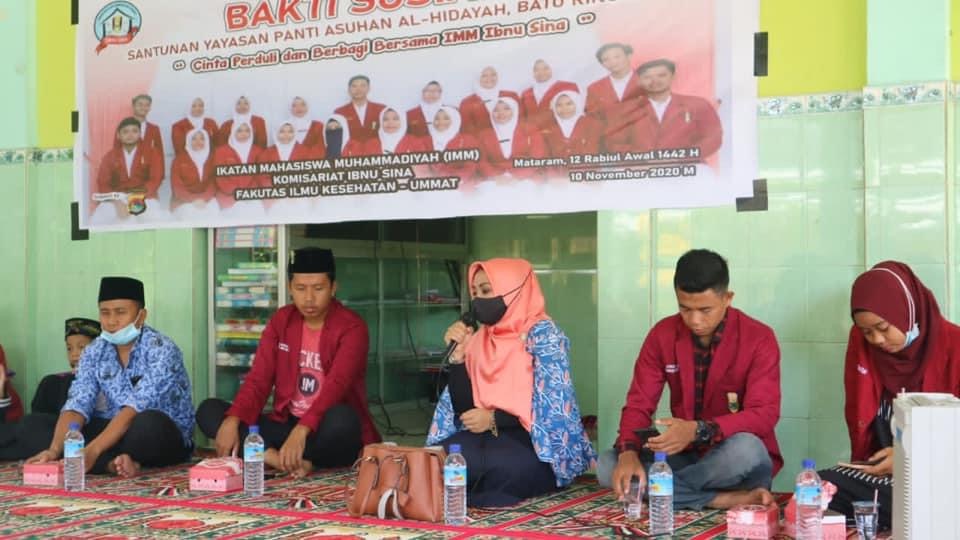 You are currently viewing Ikatan Mahasiswa Muhammadiyah Ibnu Sina FIK Memberikan Bantuan kepada Yayasan Panti Asuhan