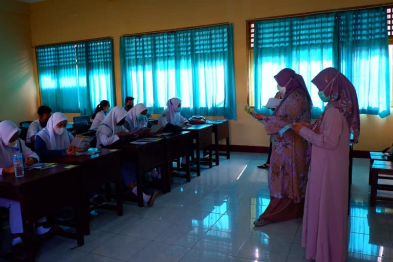 Read more about the article Sosialisasi FIK UMMAT ke SMA dan SMK di Kota Mataram