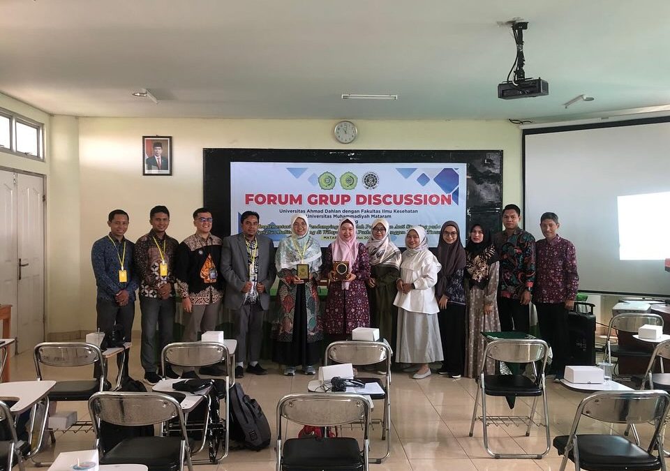 melaksanakan Focus Grup Discussion (FGD) dalam kegiatan kolaborasi Pengabdian Kepada Masyarakat dengan TIM Riset Universitas Ahmad Dahlan b